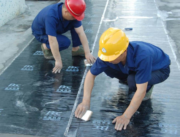 屋顶防水施工验收标准是什么？屋面防水材料贵吗？